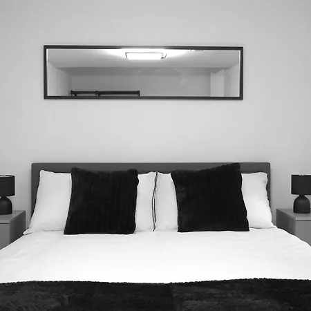 Newly Refurbished Centre Flat * Bradford (West Yorkshire)
